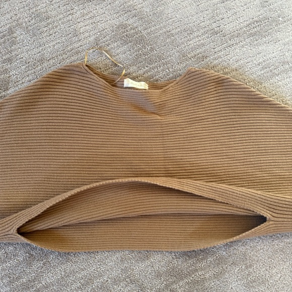 Like New! Altar’d State Ribbed Cropped Sweater with Balloon Sleeves Camel Brown - Picture 3 of 7